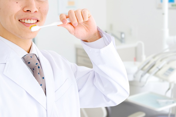 Signs You Need A Professional Dental Cleaning Before Your Routine Appointment